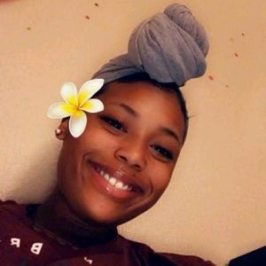 Meet your Posher, Arielle